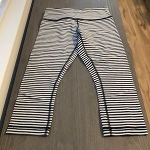 Lululemon crop size 6